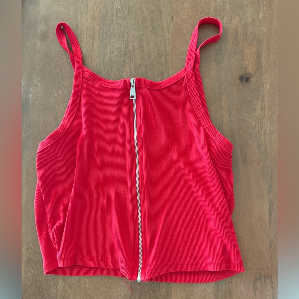 Vestique red tank top with functional zipper